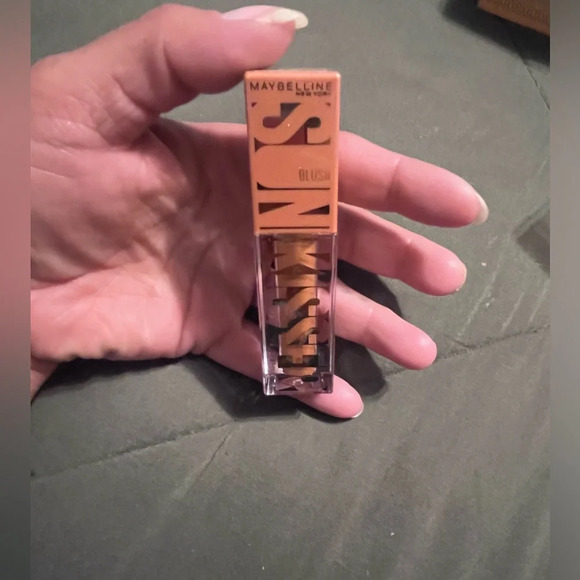 New! Maybelline Sun Kissed Liquid Blush in Electric Bronze - Picture 3 of 6